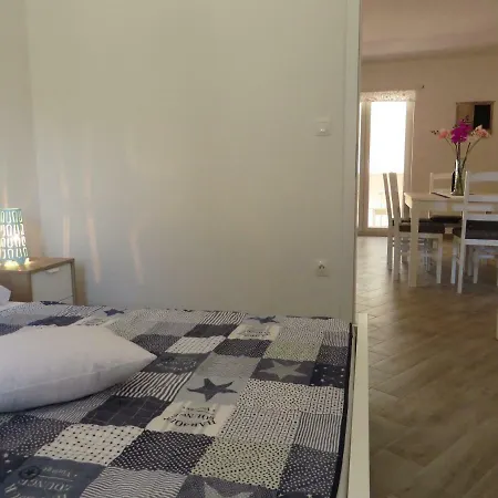Konukevi Domino Pakoštane