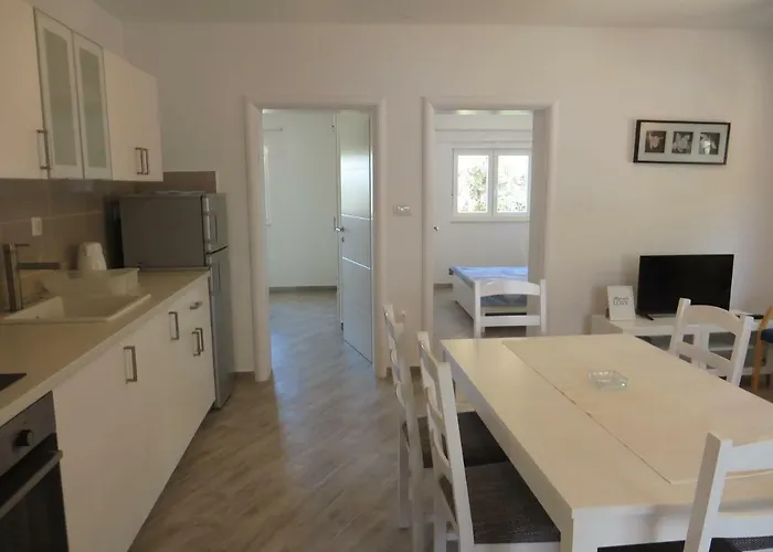 Domino Gostinjska kuća Pakostane
