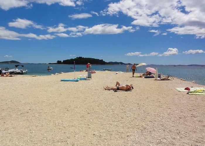 Gostinjska kuća Domino 4*