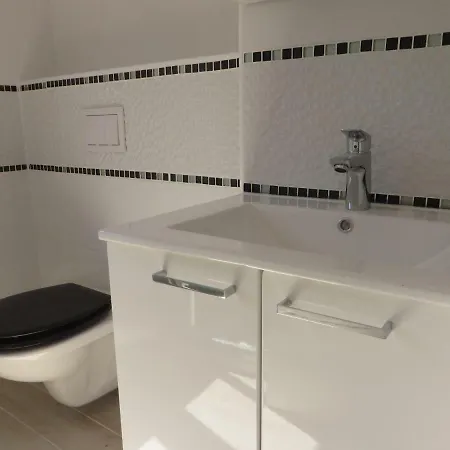 Domino Guest house Pakostane
