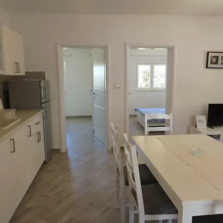 Domino Guest house Pakostane