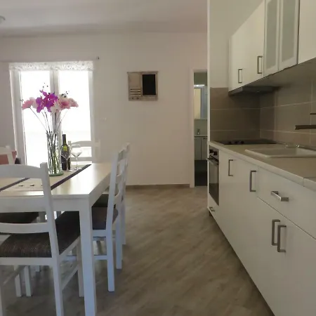 Guest house Domino 4*