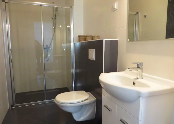 Domino בית הארחה פאקוסטאן