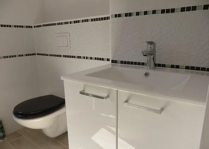 Domino בית הארחה פאקוסטאן