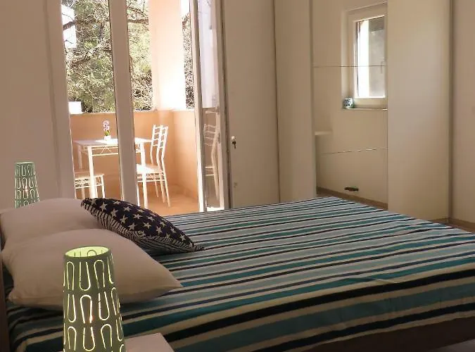 בית הארחה Domino